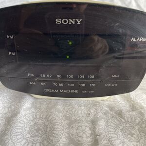 Vintage Sony ICF-C111 Dream Machine Clock Radio Large display, AM/FM Cream Color